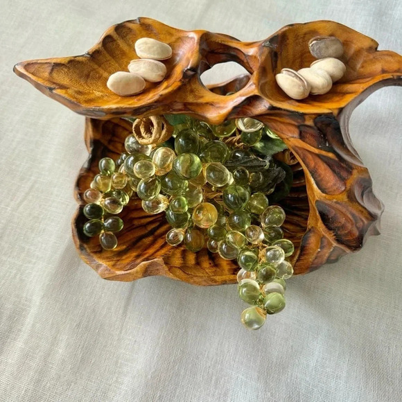 Vintage Carved Wooden Charcuterie Bowl with Handle - Picture 9 of 9